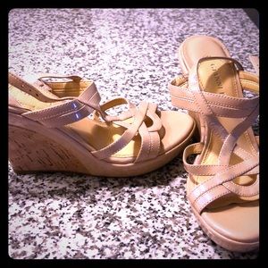 Nude wedges